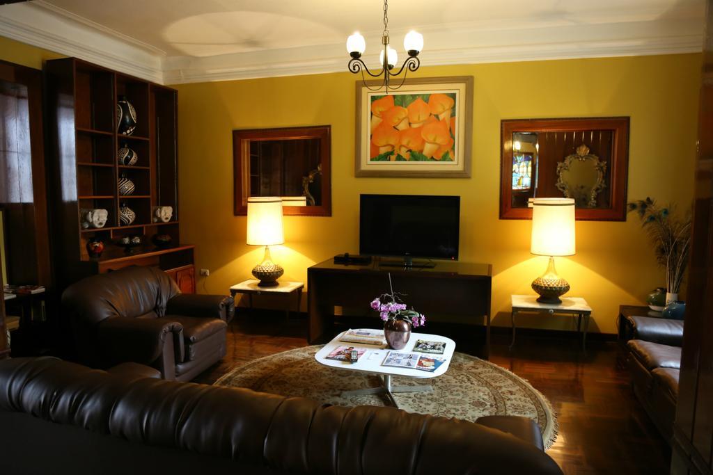 Hotel Miraflores Lodge Lima Exterior photo