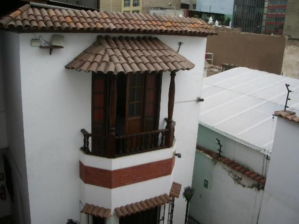 Hotel Miraflores Lodge Lima Exterior photo